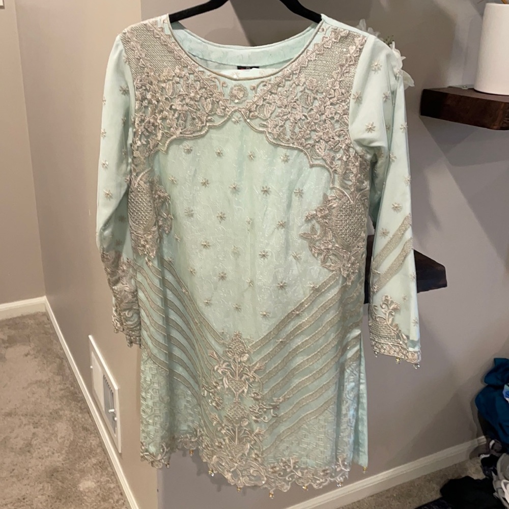 Shaposh pakistani 3 piece suit - small